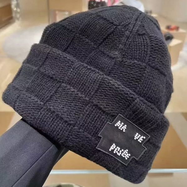 luxury designer beanie women and men New grid letters bonnet hat brim bonnet classic beautiful fashionable autumn and winter wear